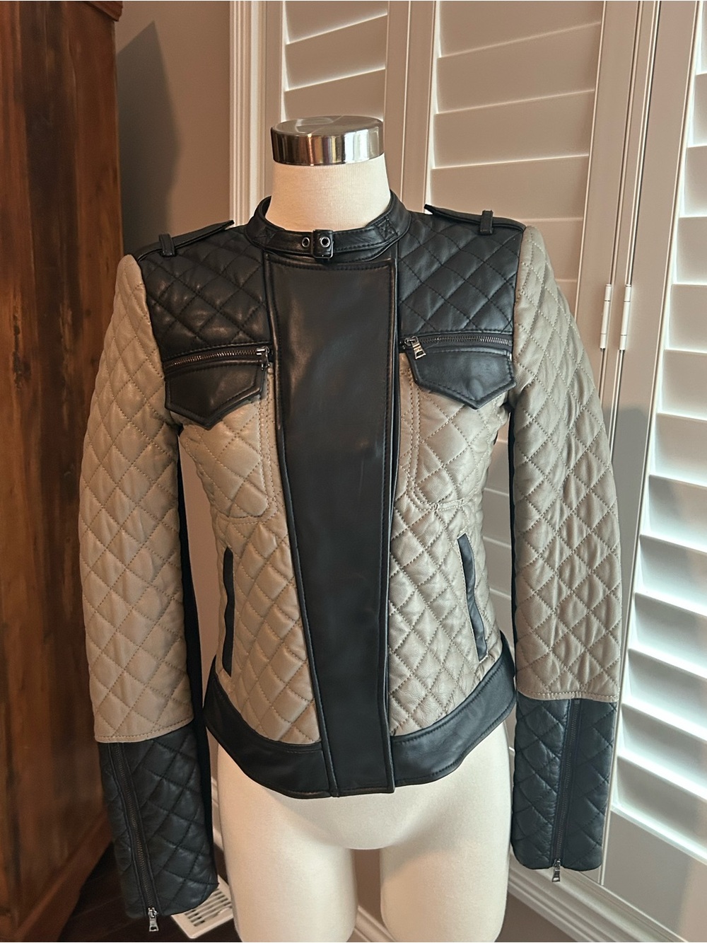 BCBGMAXAZRIA Mossy-Beige Lamb Leather Quilted Moto Jacket, Ladies XS - Picture 1 of 16